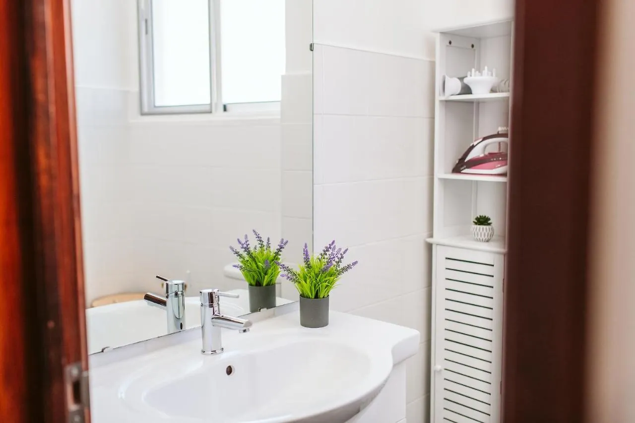 The Millennial Lifestyle Apartment Funchal  0*, Funchal (Madeira) Portugal